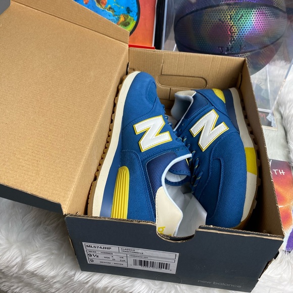 🆕 - New Balance 574 Yellow/Navy - Mens Many Sizes - Picture 11 of 12